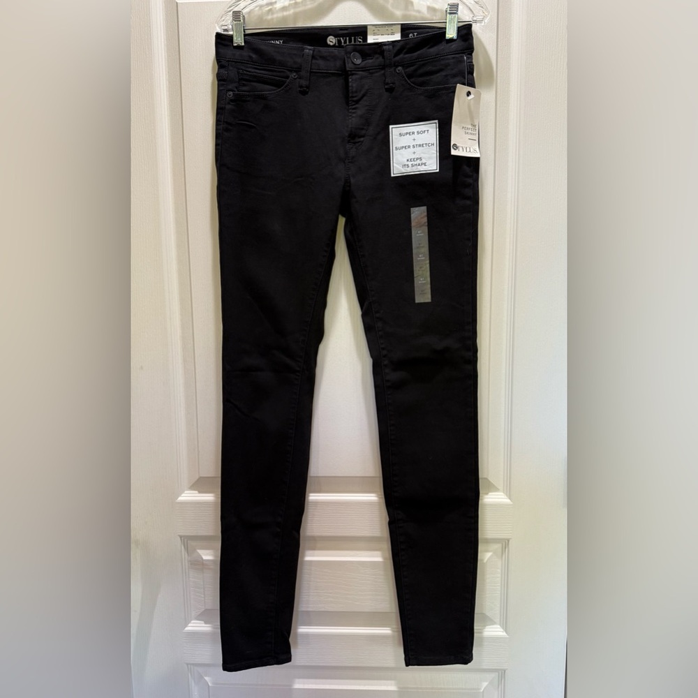 Stylus Black Skinny Jeans. Super Soft, Super Stretch Size 6 Tall